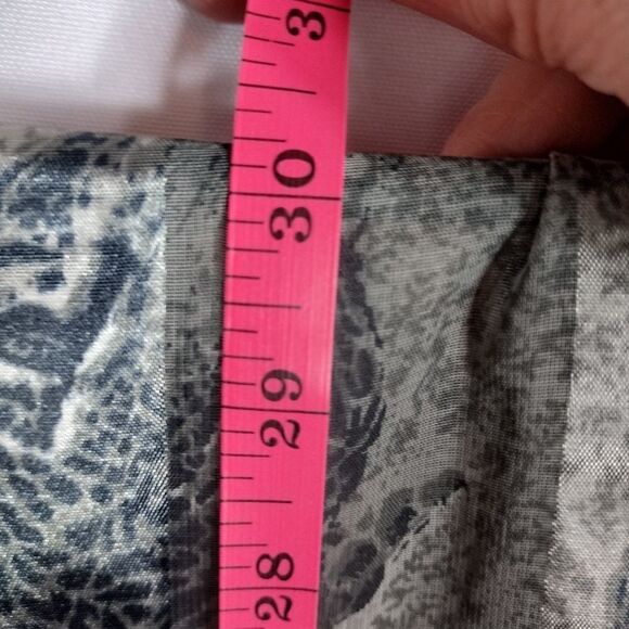 Big cat scarf - Picture 5 of 5